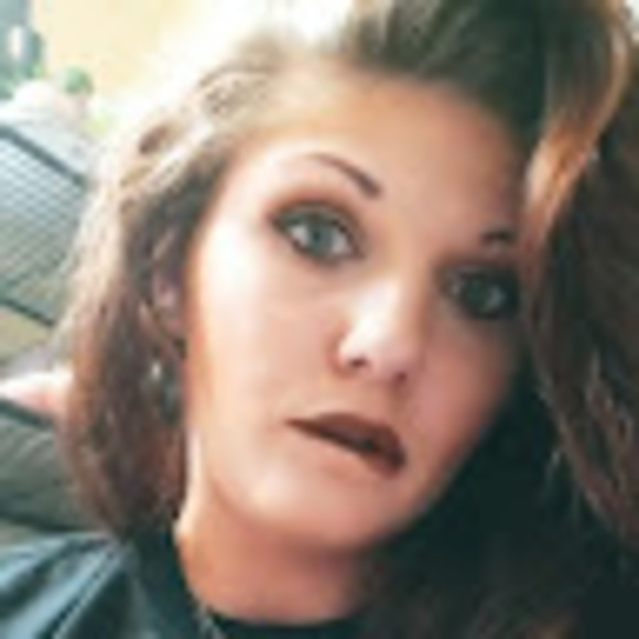 Meet your Posher, Tori - Picture 1 of 1